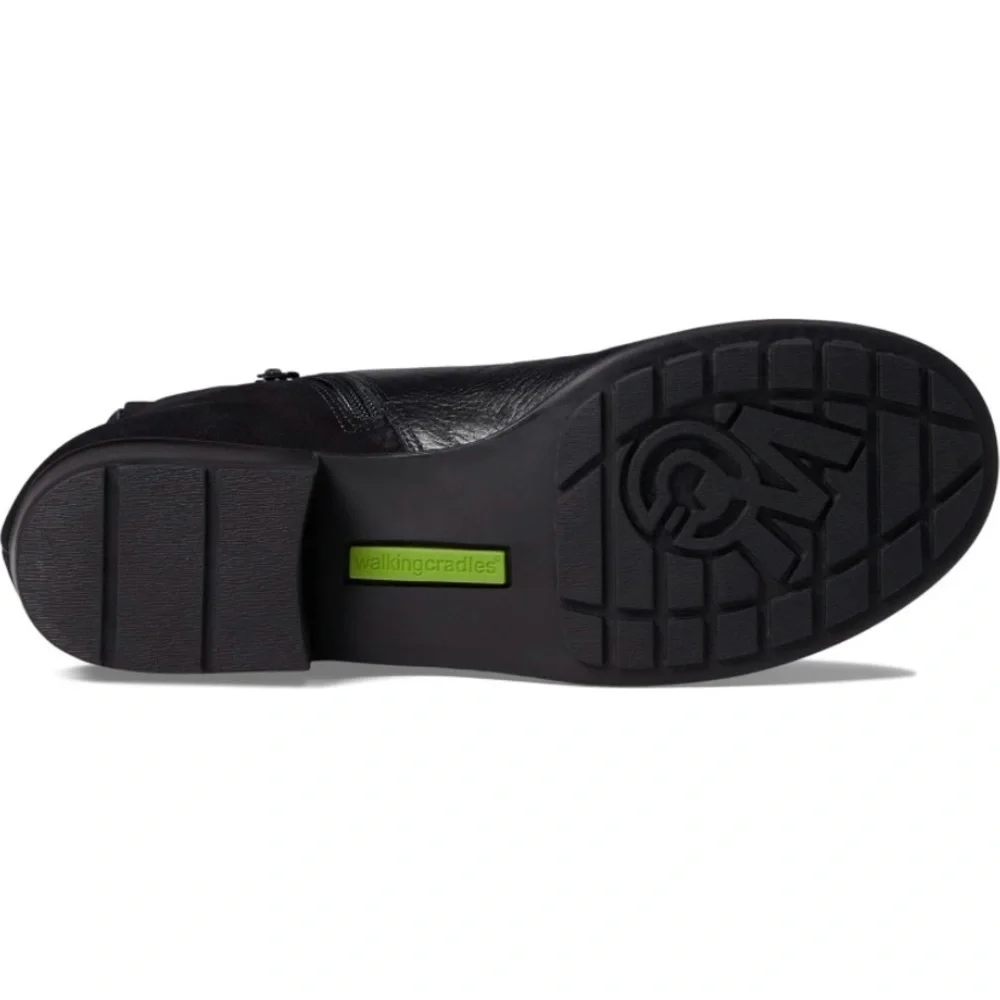 Walking Cradles Lewis size 7M